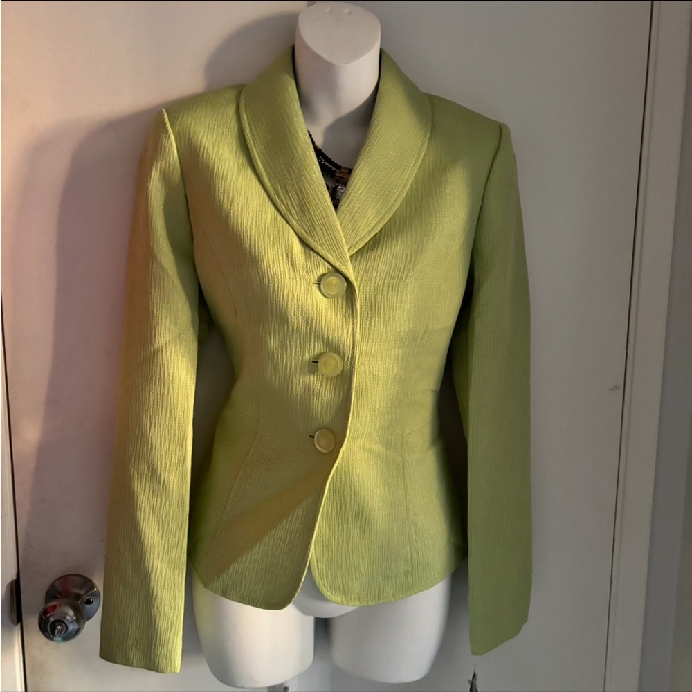 Le Suit Lime Green Tailored Blazer with Notched Lapels